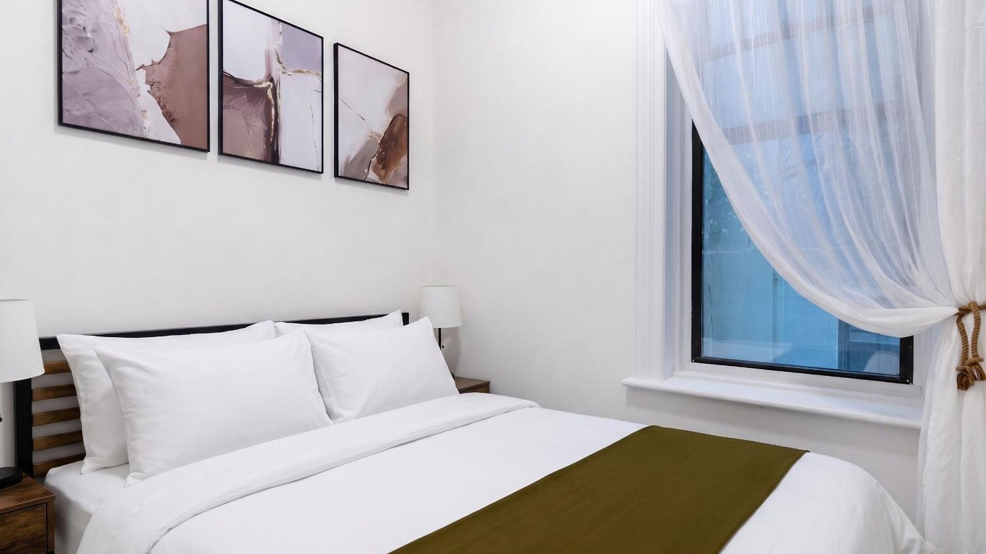 Apartment Aura Style 3bd At Times Square Manhattan New York