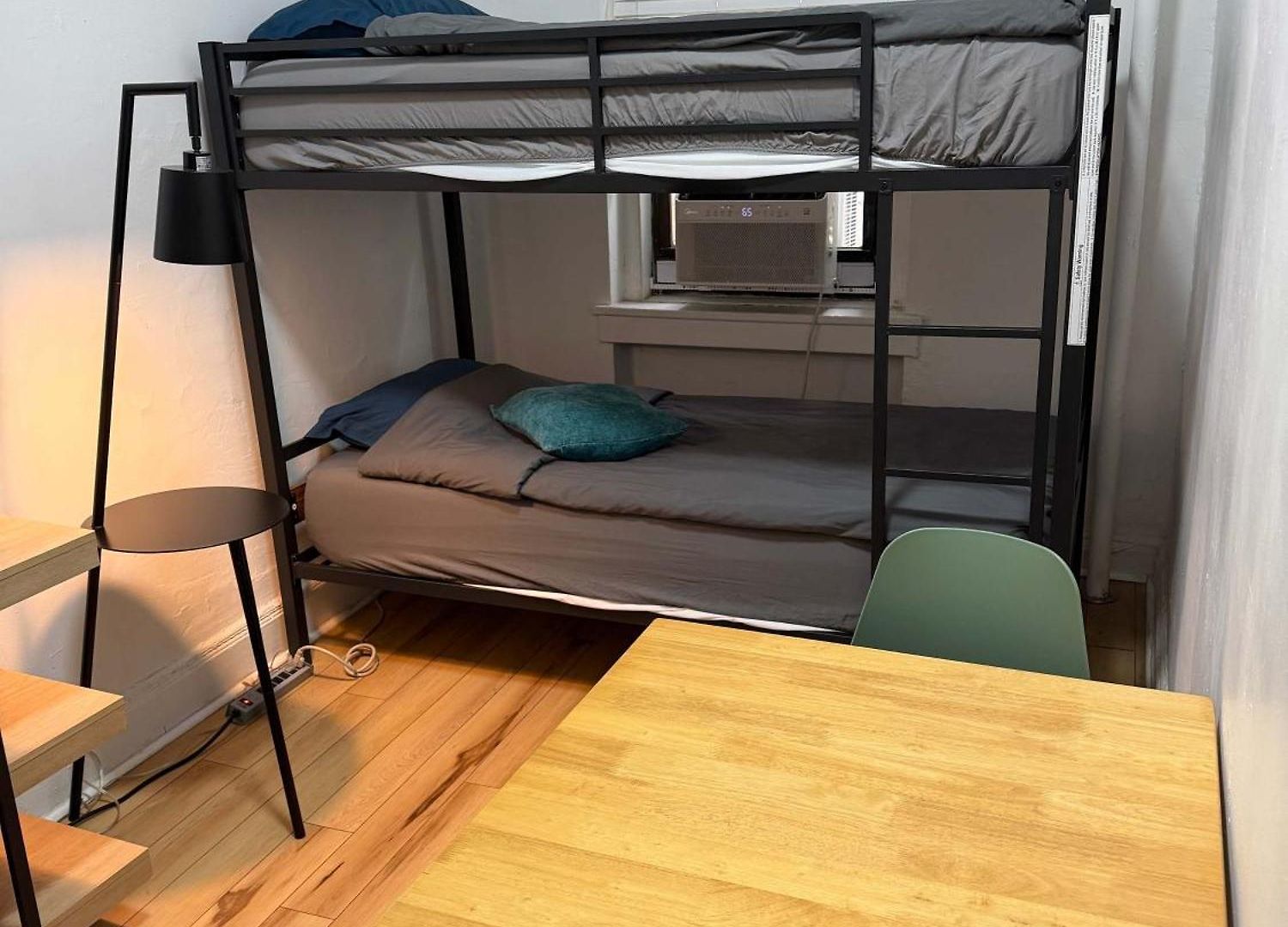 Chelsea Studio-shared Bathroom With Kitchen Twin Bunk Bed Apartment *