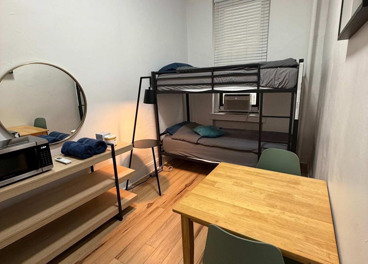 Chelsea Studio-shared Bathroom With Kitchen Twin Bunk Bed *