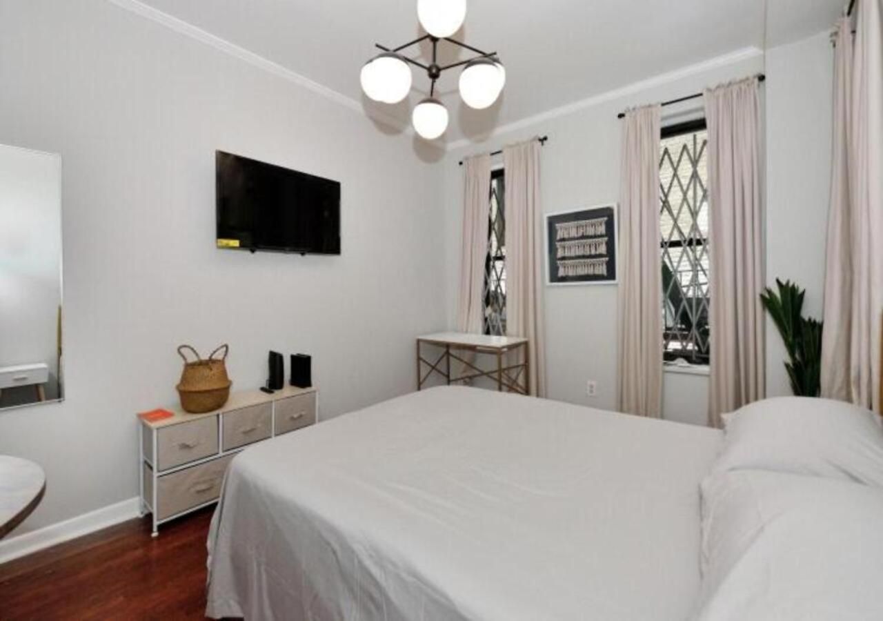 Apartment Cozy Near Park!, June To Aug 90 Days Required