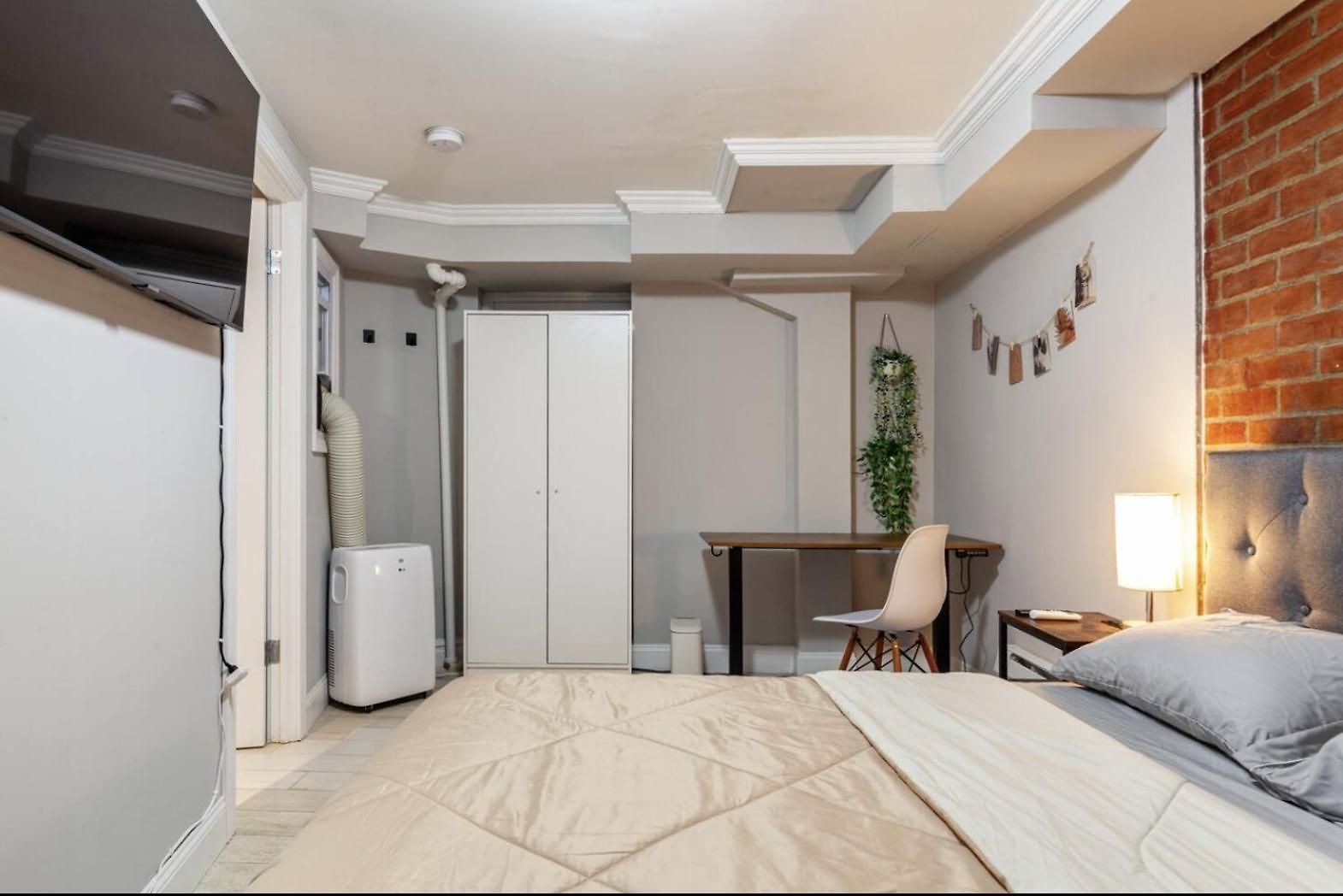 Private Bedroom With Shared Bathroom In Union Square Downtown Manhattan - Steps From The Dining & Nightlife! Apartment *