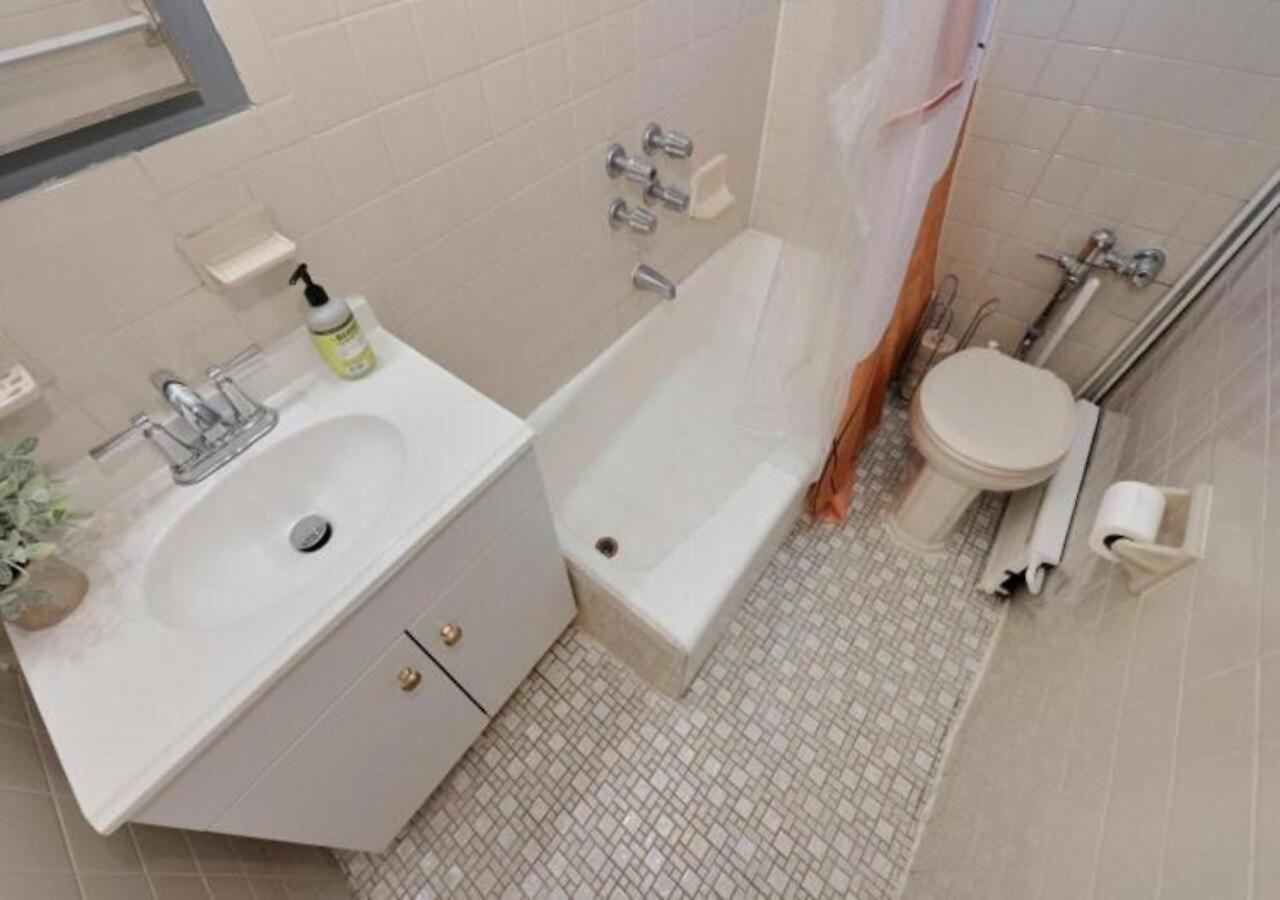 Apartment Cozy Near Park!, June To Aug 90 Days Required