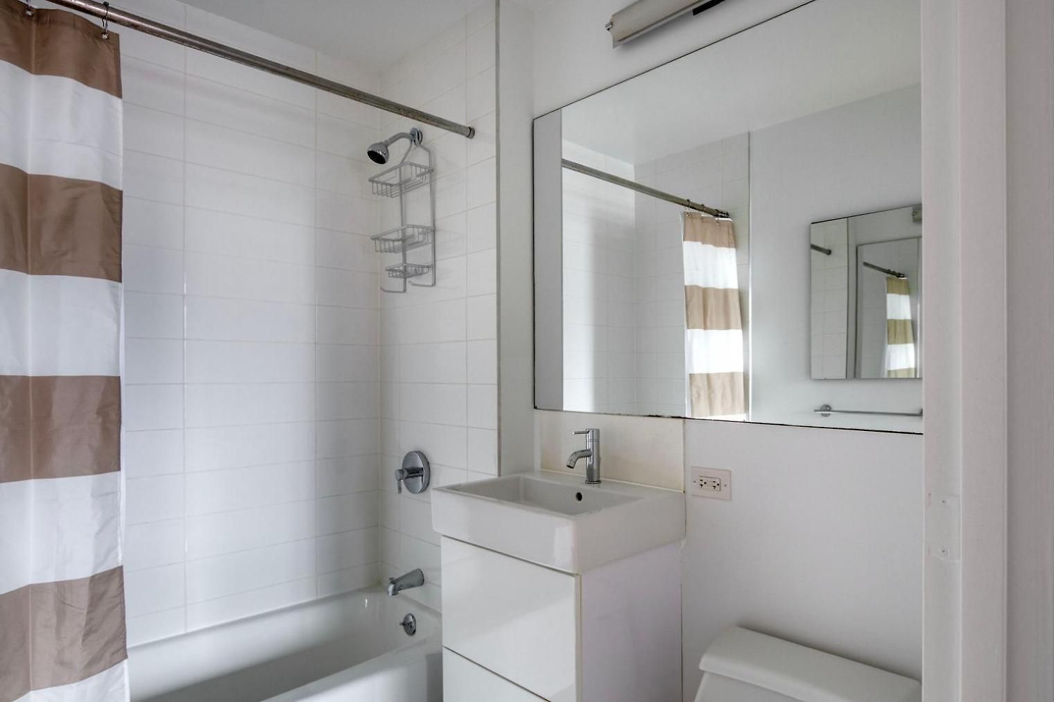 Midtown 2br W Gym Doorman Nr Theater District Nyc-1226 New York