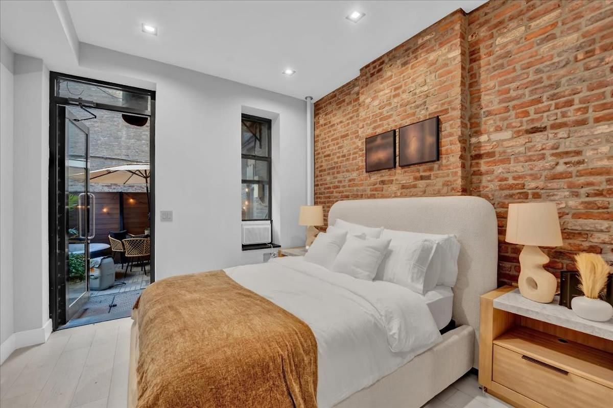 Modern West Village 1br Garden Steps To Subway Apartment