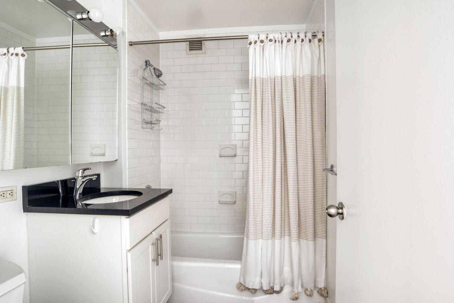 Uws 2br W Doorman Gym Nr Park Nyc-950 Apartment New York