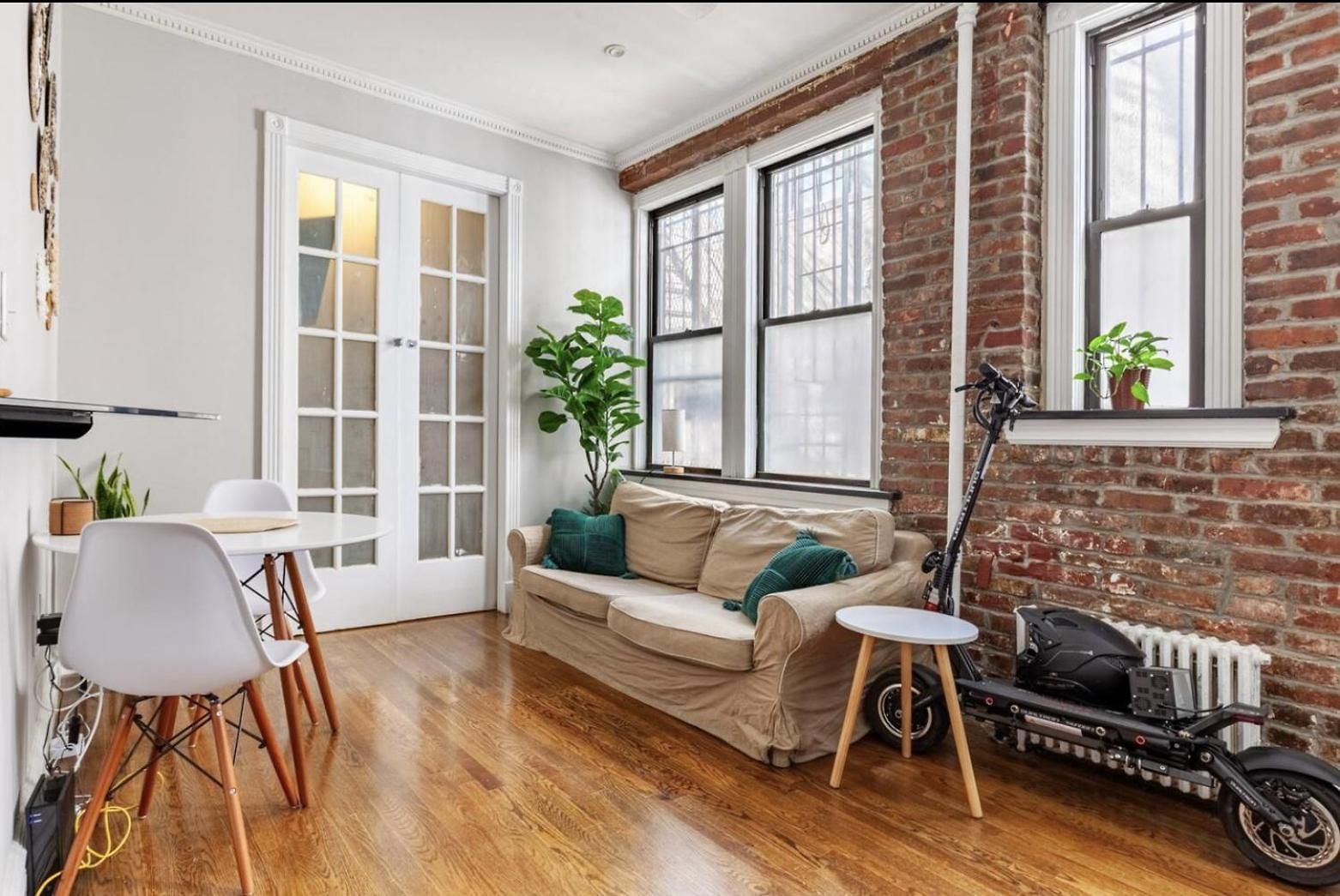 Private Bedroom With Shared Bathroom In Union Square Downtown Manhattan - Steps From The Dining & Nightlife! *