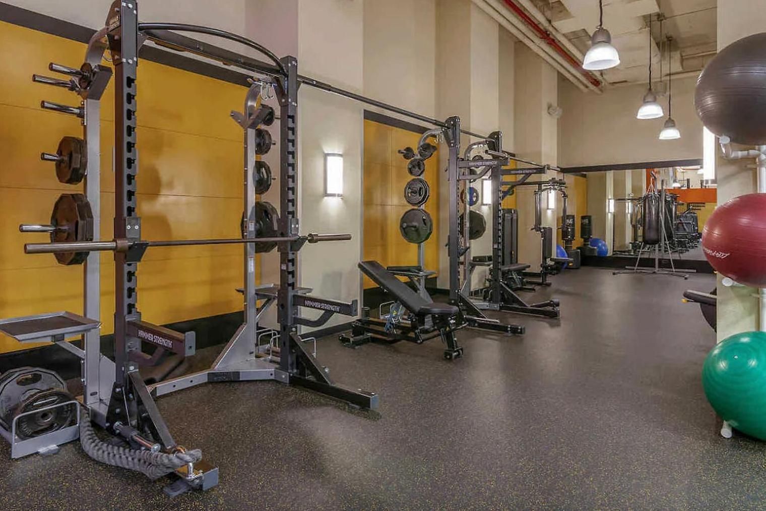 Apartment Uws 2br W Doorman Gym Nr Park Nyc-950 New York