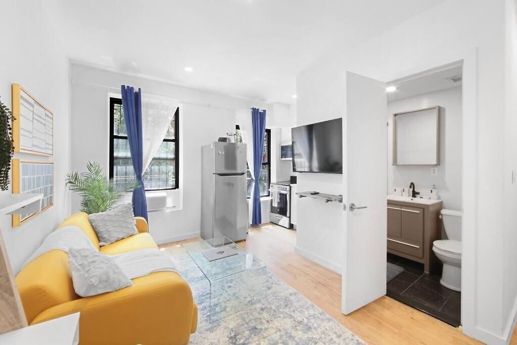 69 Les Apartment New York