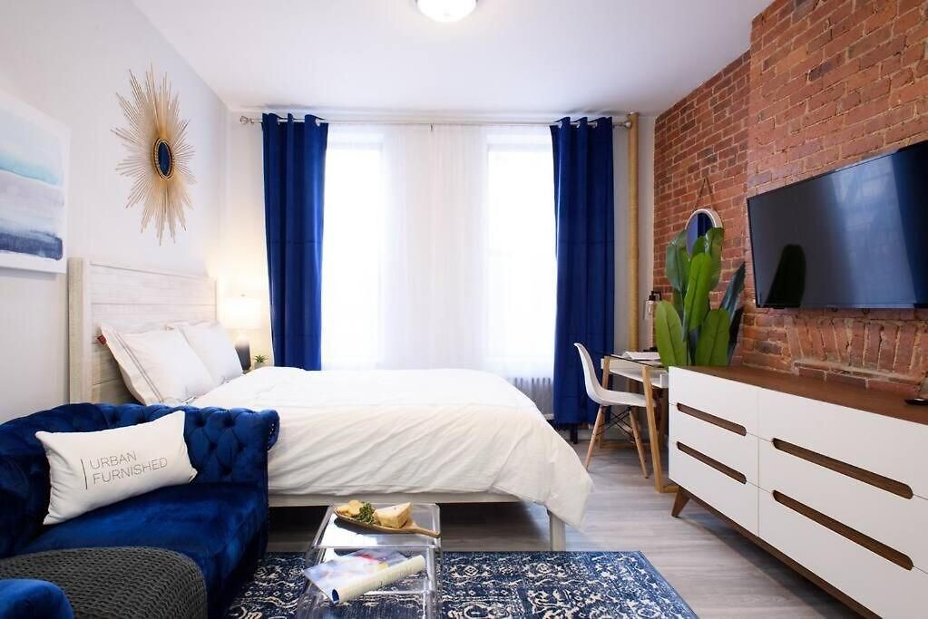 Apartment 240 East New York