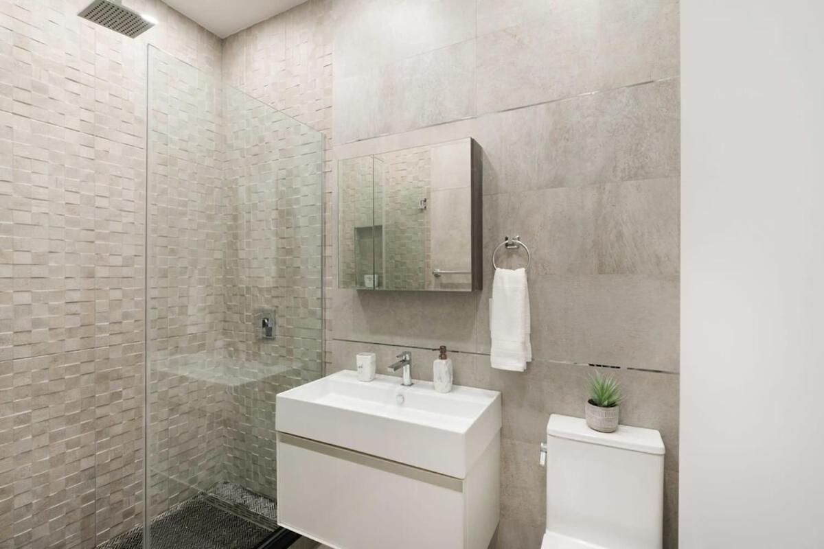 Apartment 317 Ues