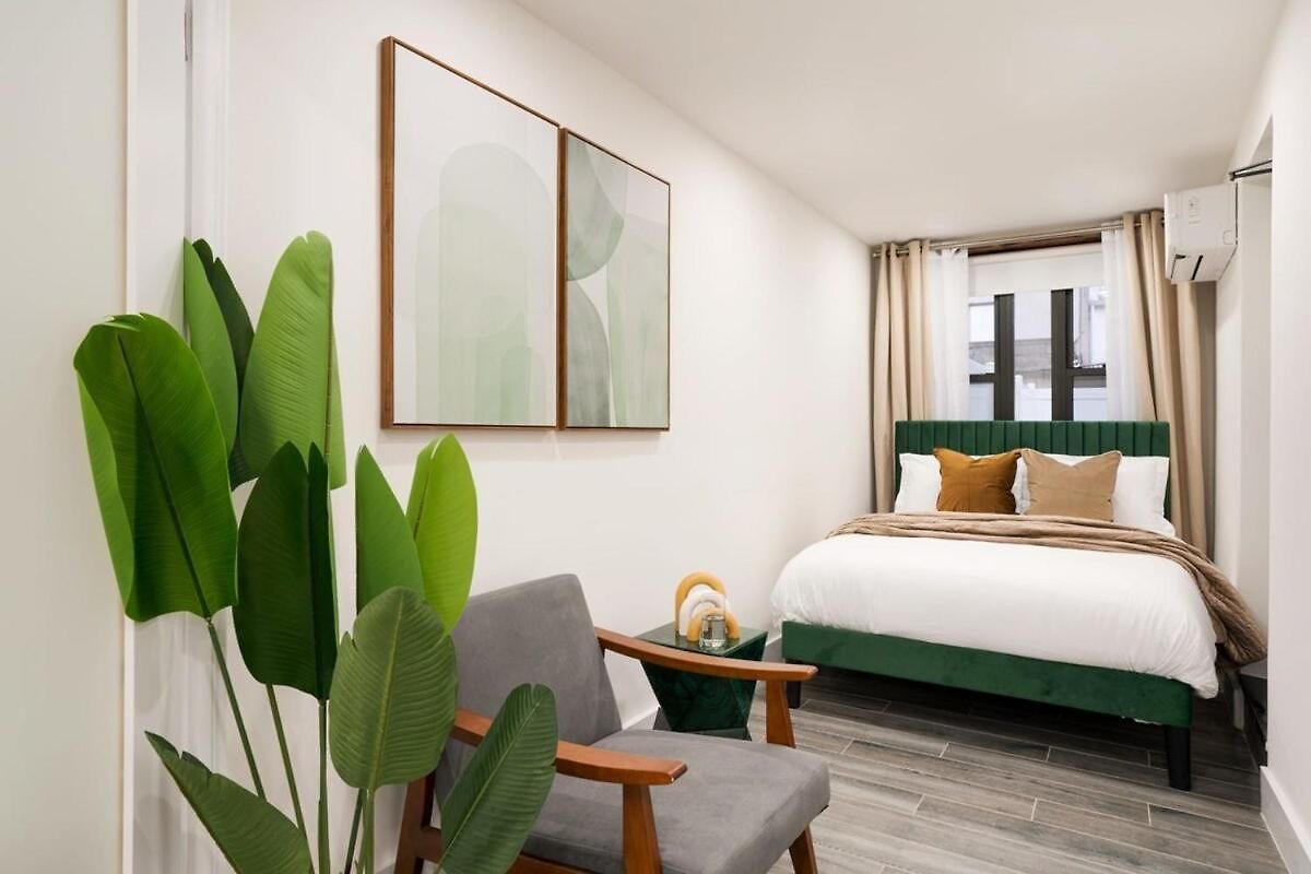 Apartment 317 Ues *