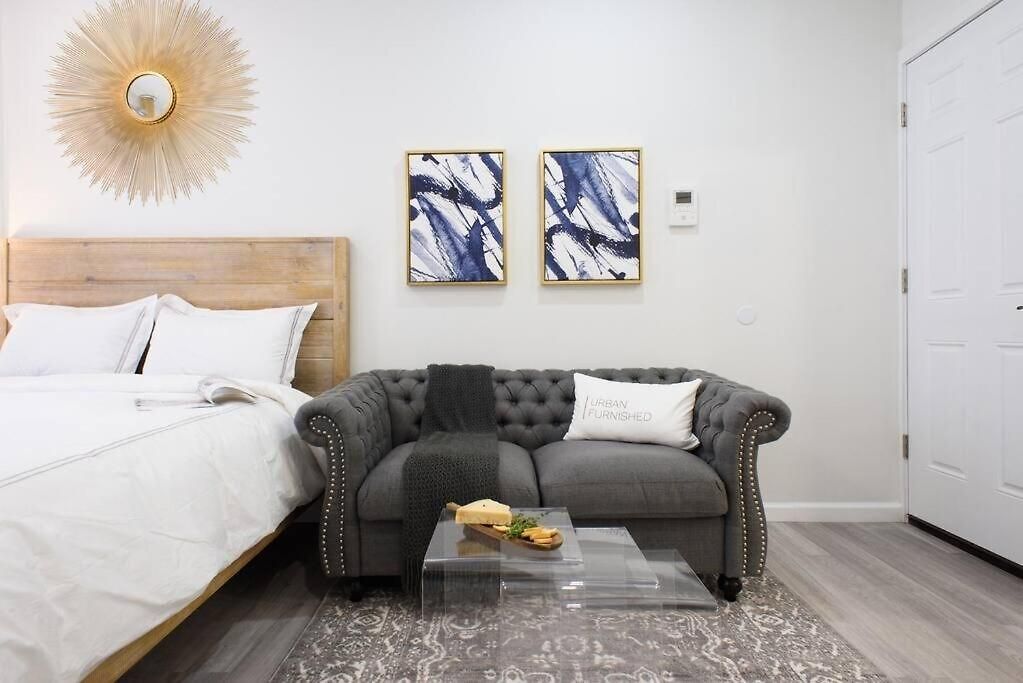 Apartment 240 East New York