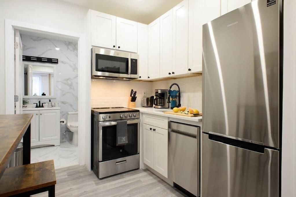 Apartment 240 East