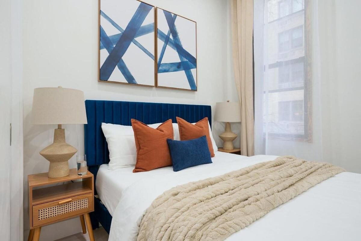 Apartment 317 Ues *