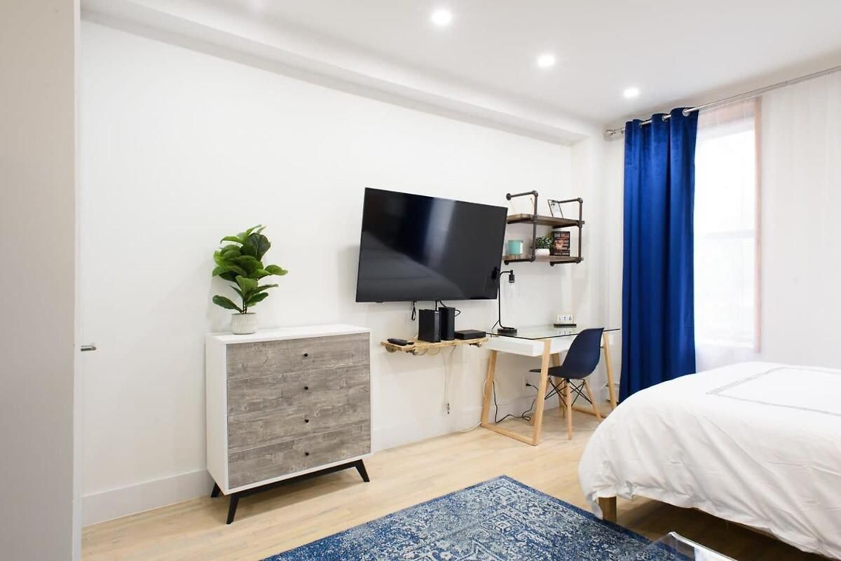 Apartment 1597 *