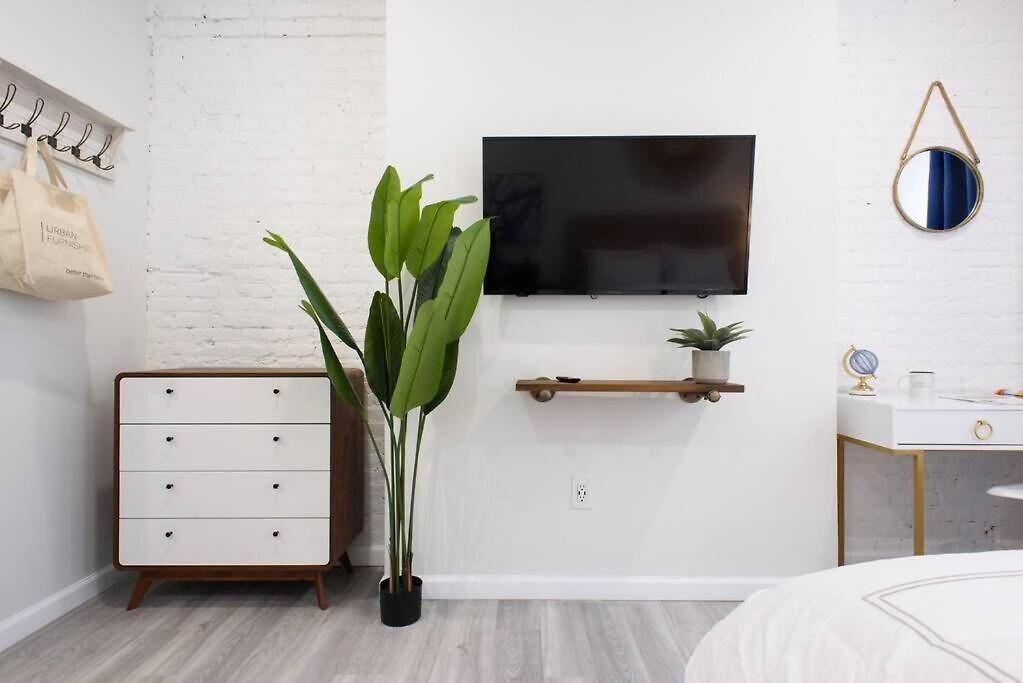 Apartment 240 East