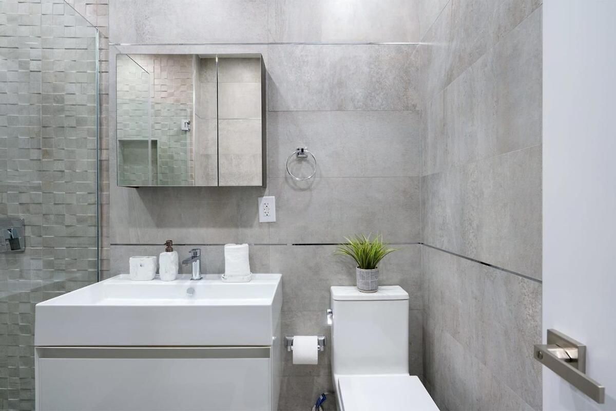 Apartment 317 Ues *