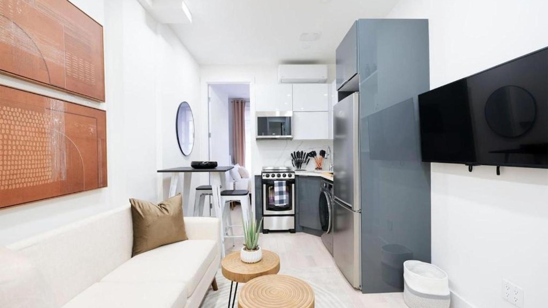 Apartment 48 Midtown West