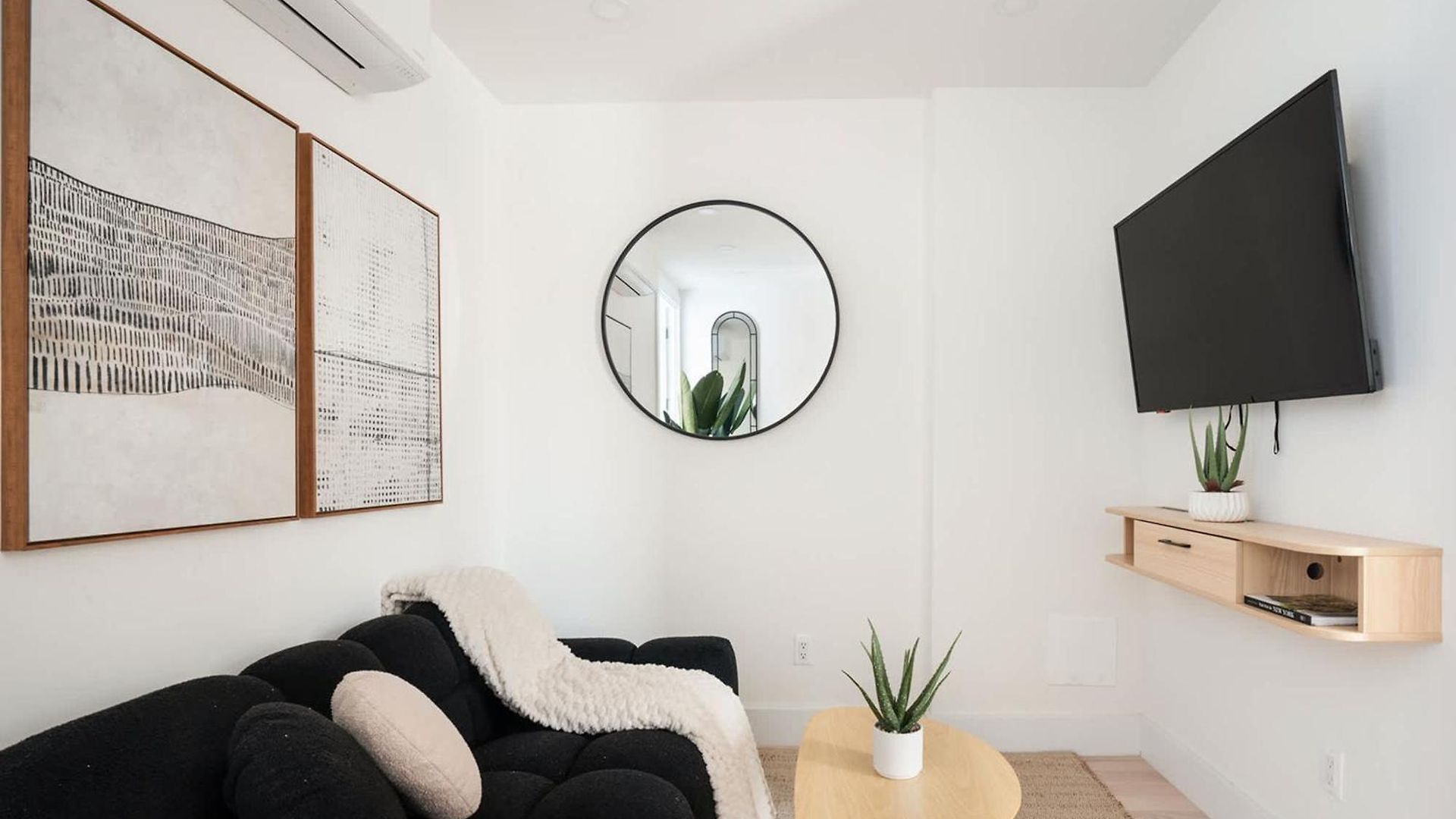 48 Midtown West Apartment *