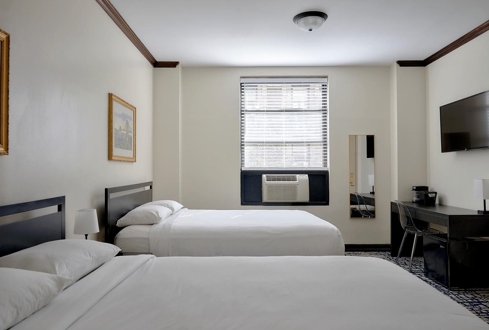 Hotel Night Broadway New York