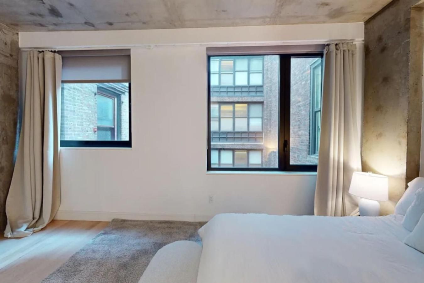 Sleek Two Bedroom In Manhattan New York