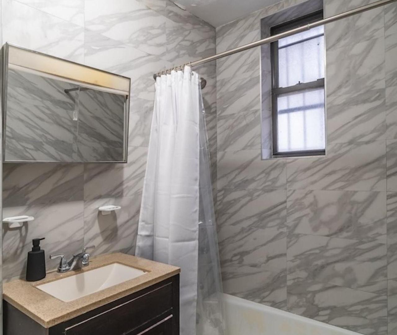 Nyc 3br Steps From Times Square & Transit *