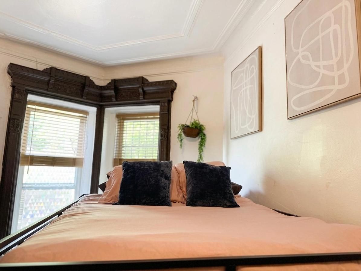 Unique Brooklyn Brownstone Bedstuy Apartment *