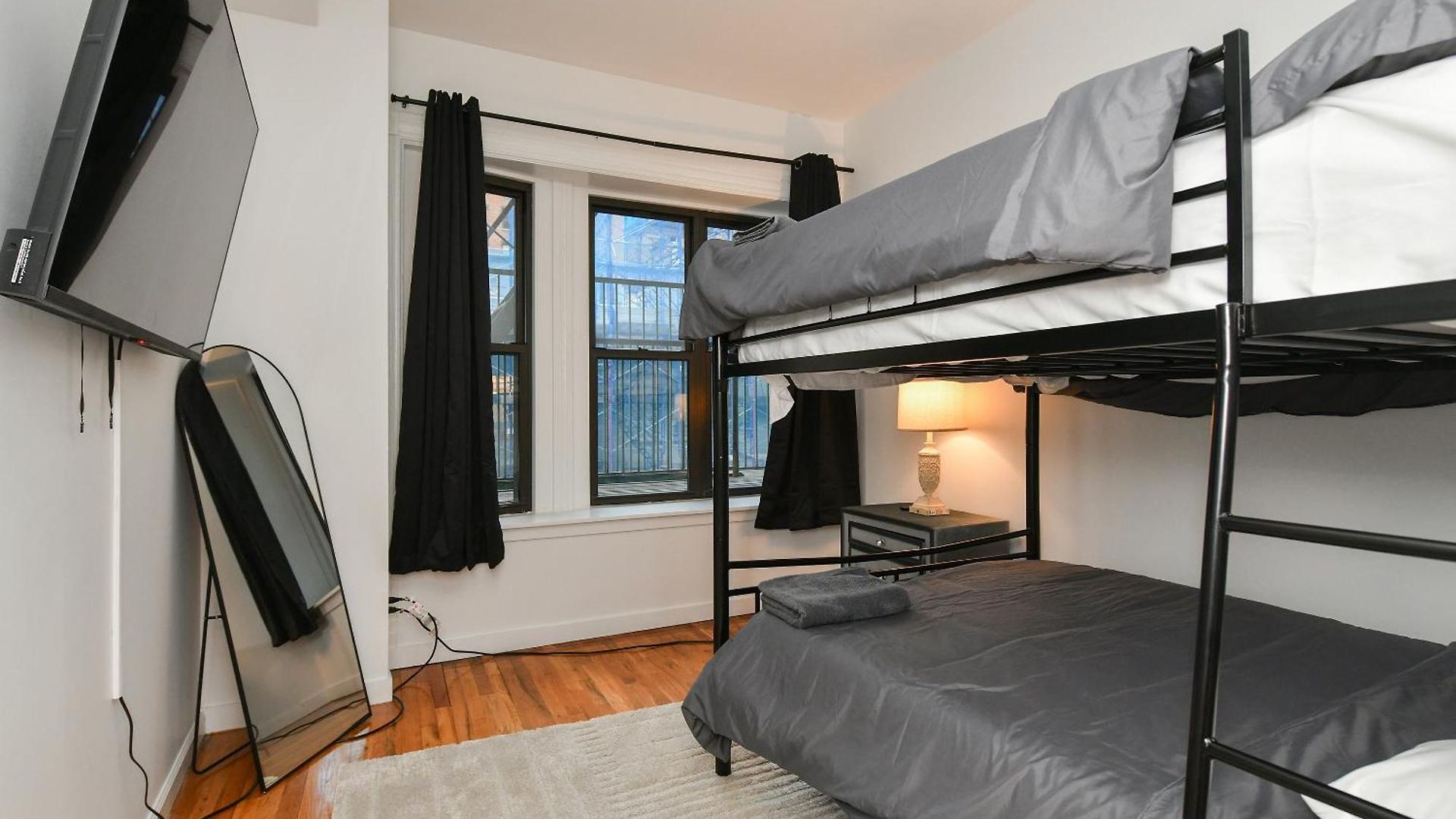 Elegant Fidi 3br - Private Elevator - Modern Luxury *