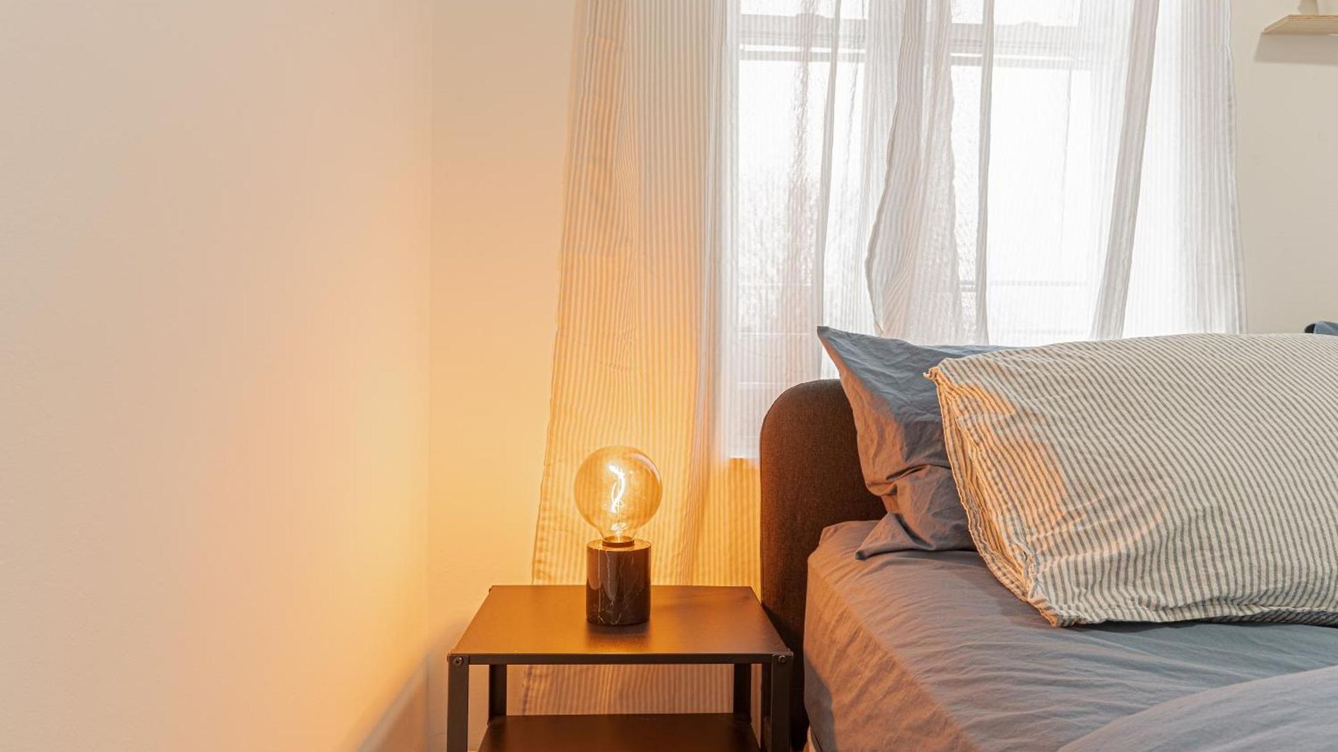 Modern 2br Retreat With Washer & Dryer - Near Subway & Lga Apartment