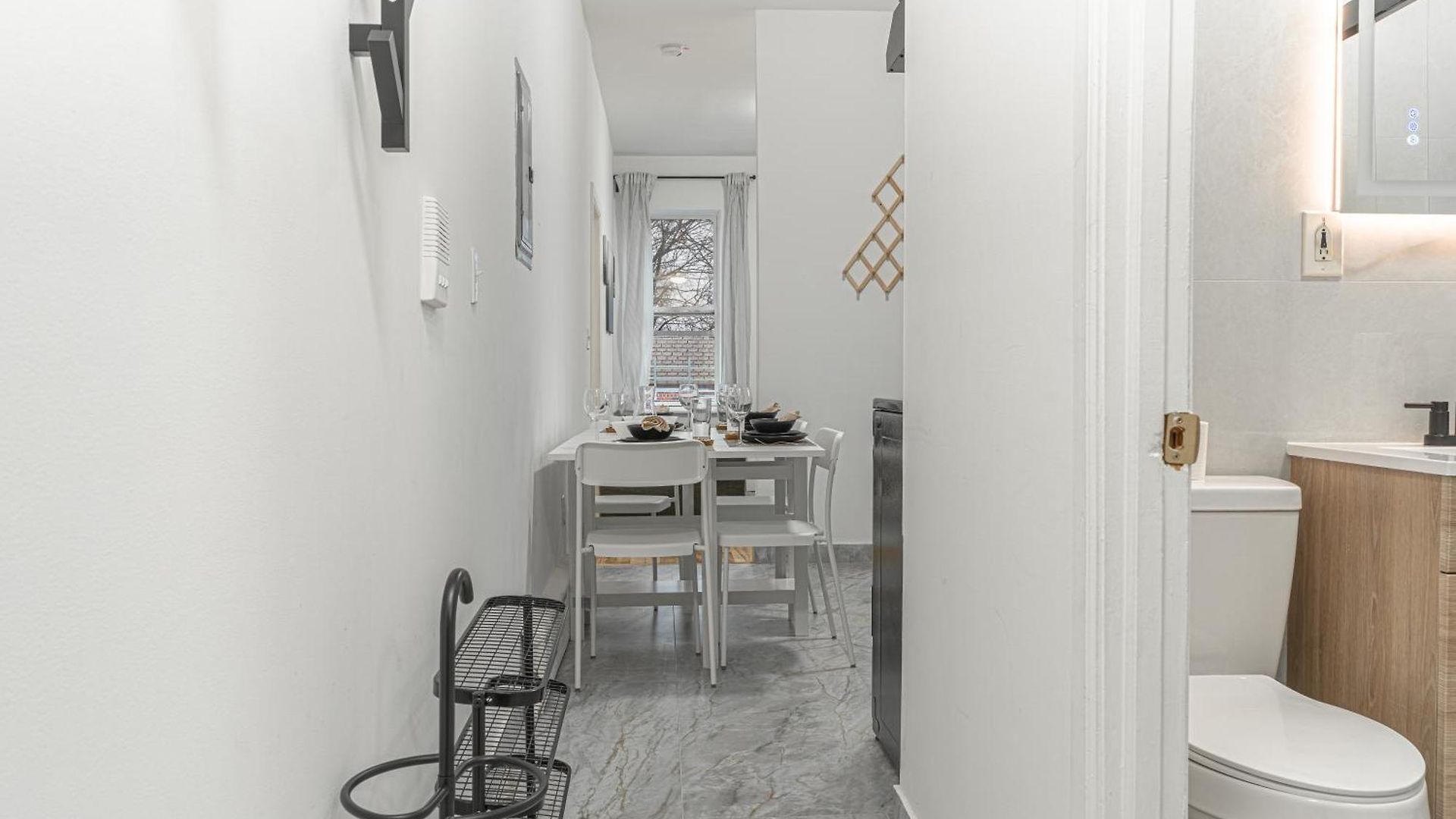 Modern 2br Retreat With Washer & Dryer - Near Subway & Lga New York