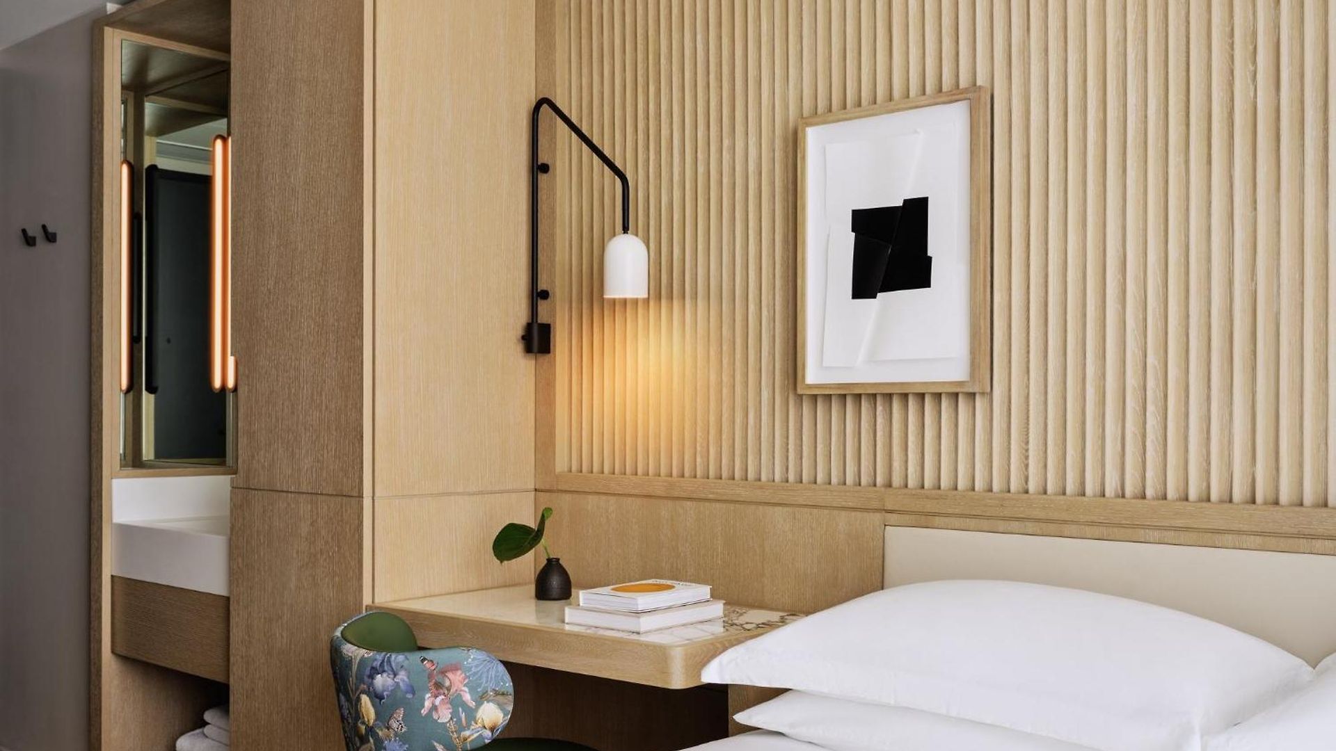 Hotel Kimpton Era Midtown By Ihg 4*