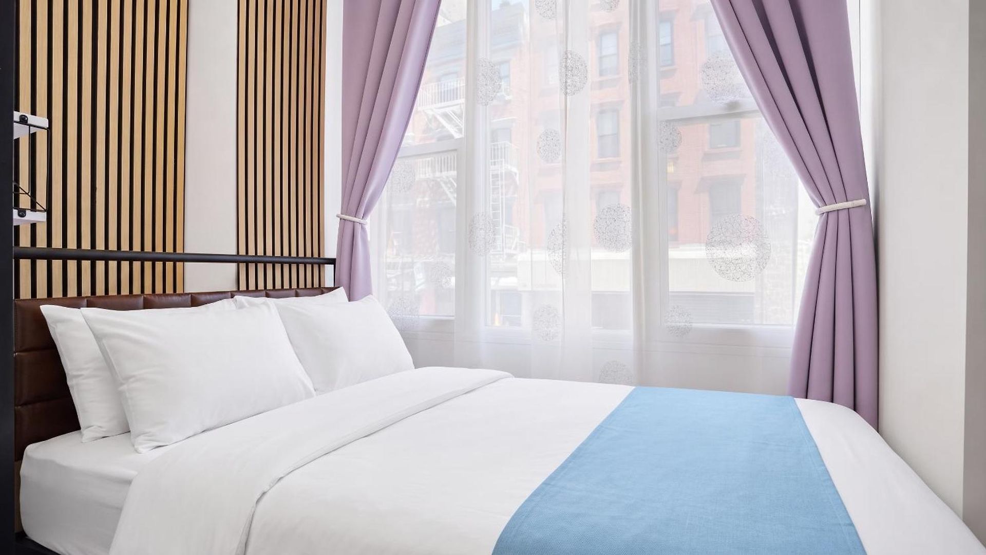 Elegant 3 Bedroom Unit In Lower Manhattan Apartment *
