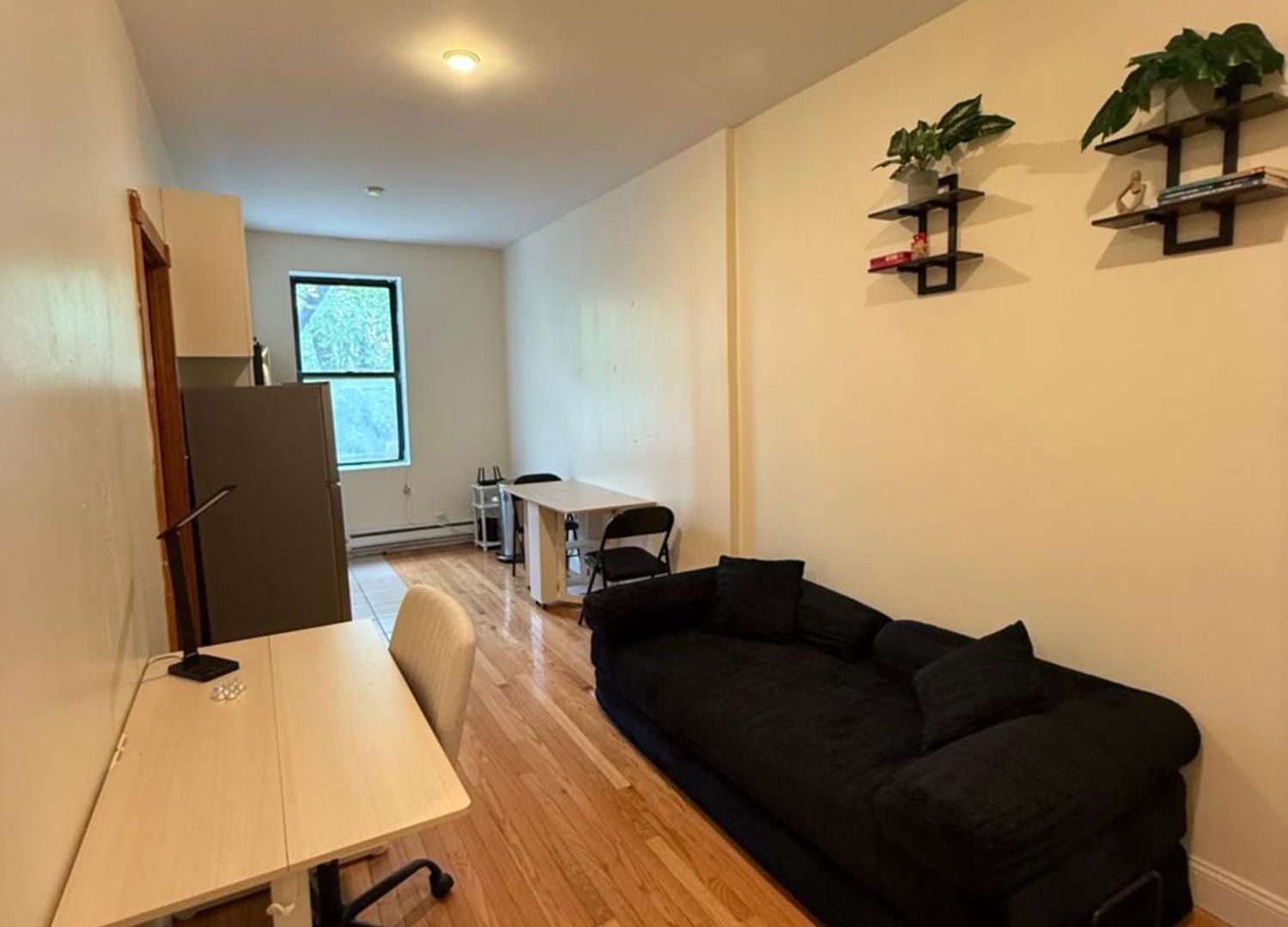 Guest house Chic Times Square 1br Entire - Private Kitchen & Bath - Hosts 4 New York