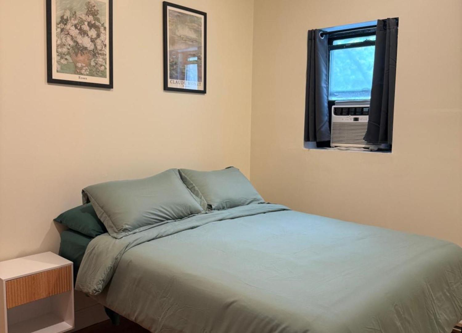 Chic Times Square 1br Entire - Private Kitchen & Bath - Hosts 4 Guest house New York