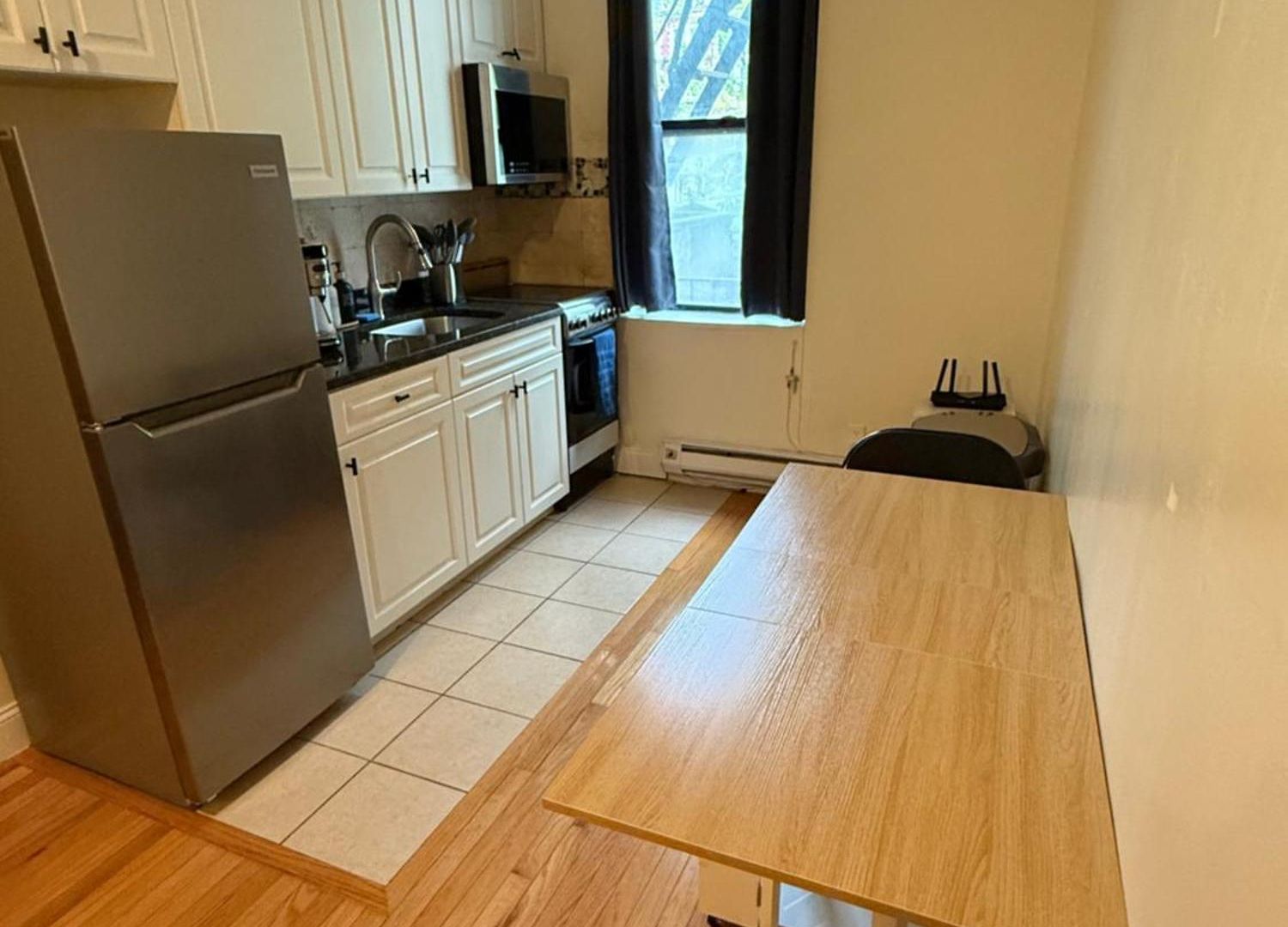Guest house Chic Times Square 1br Entire - Private Kitchen & Bath - Hosts 4 *