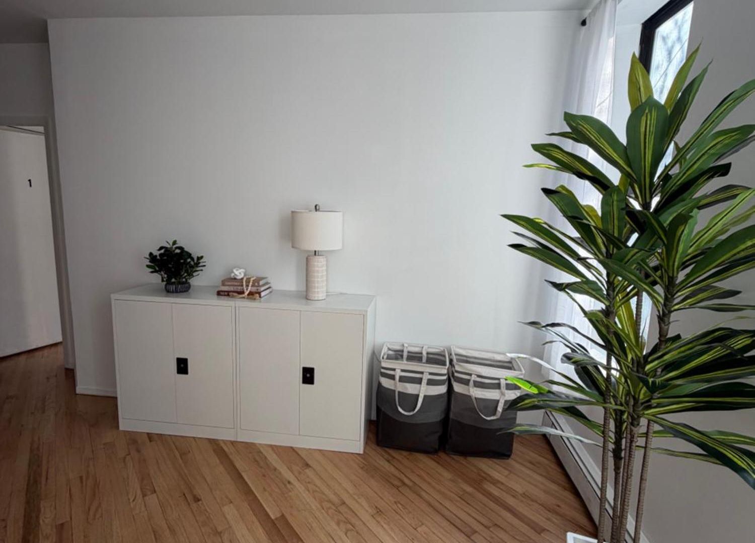 West Side Nest Guest house *