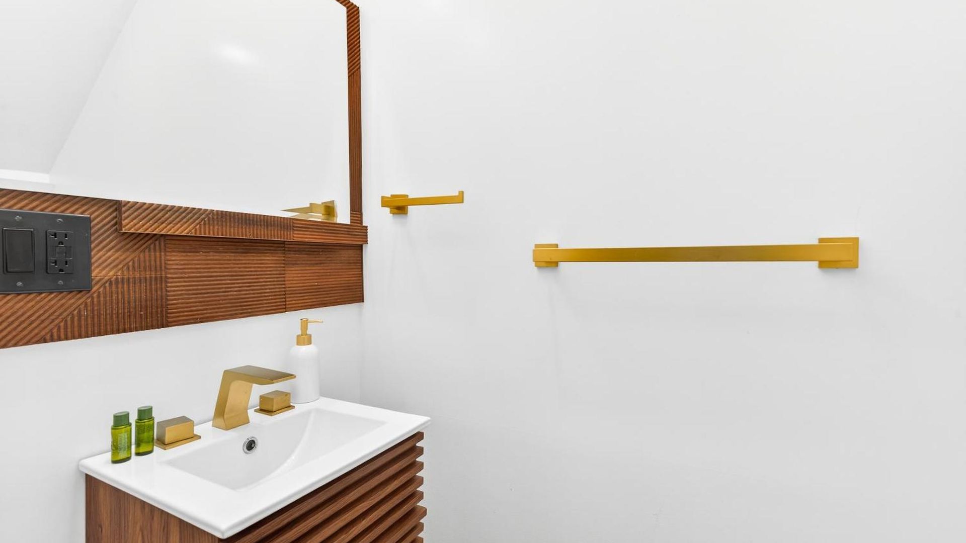Guest house Private In Brooklyn Brownstone Hosted