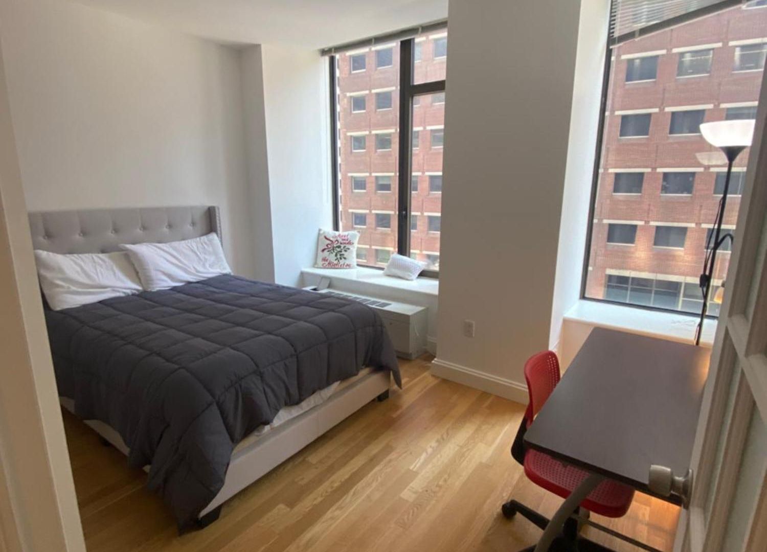Homestay Street Large Private Bedroom ,high Speed Internet -female Only New York