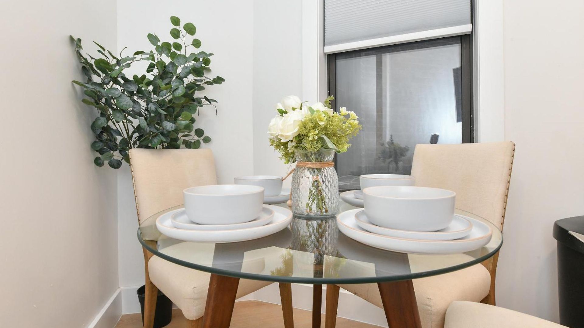 Chic 2br Stay-steps From Park