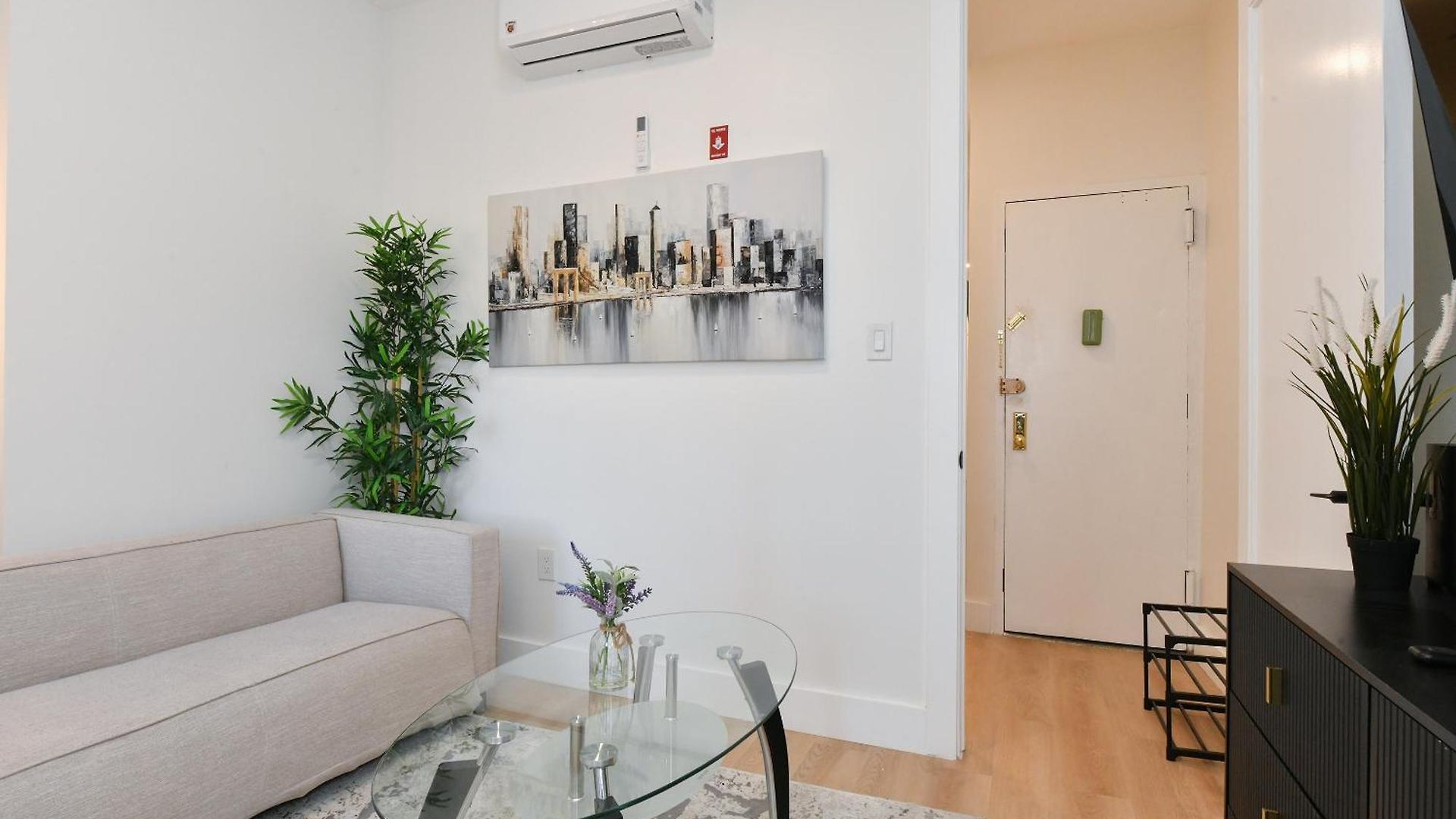 Chic 2br Stay-steps From Park 4*