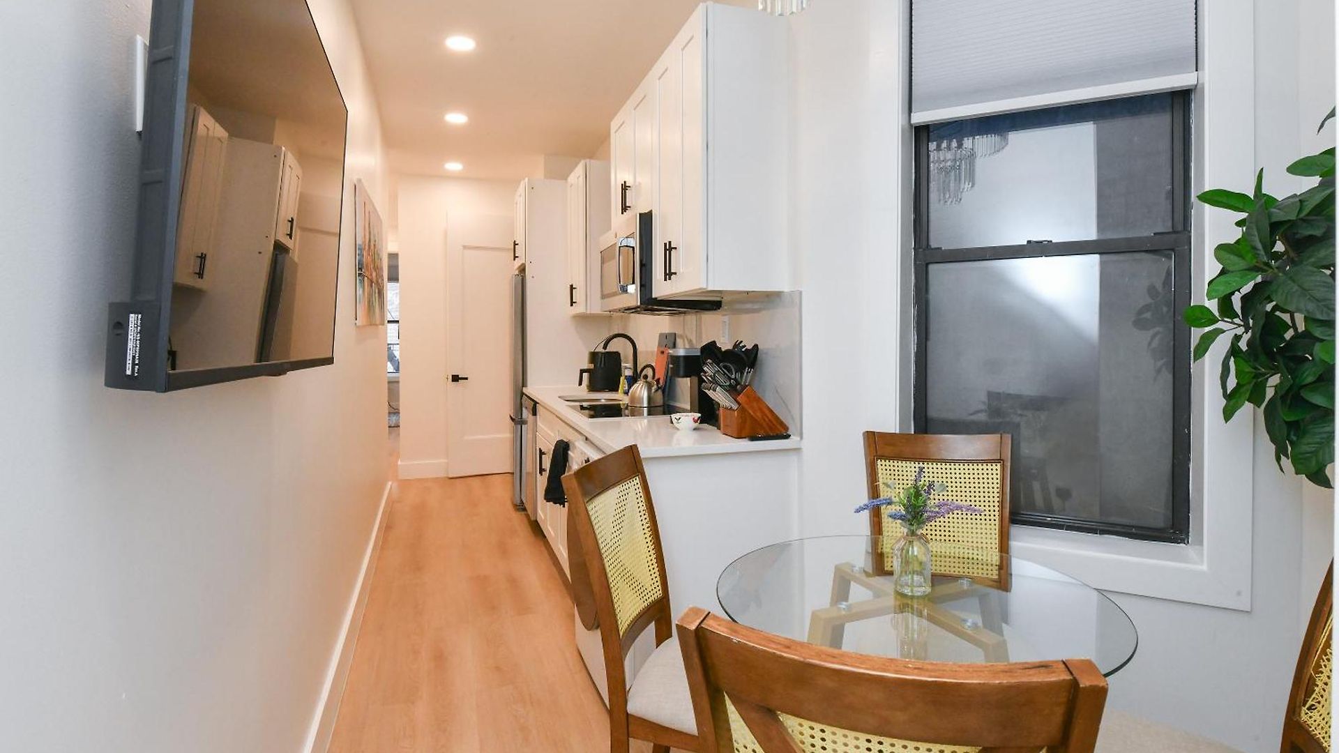 Aparthotel Modern 2br Near Park 2*