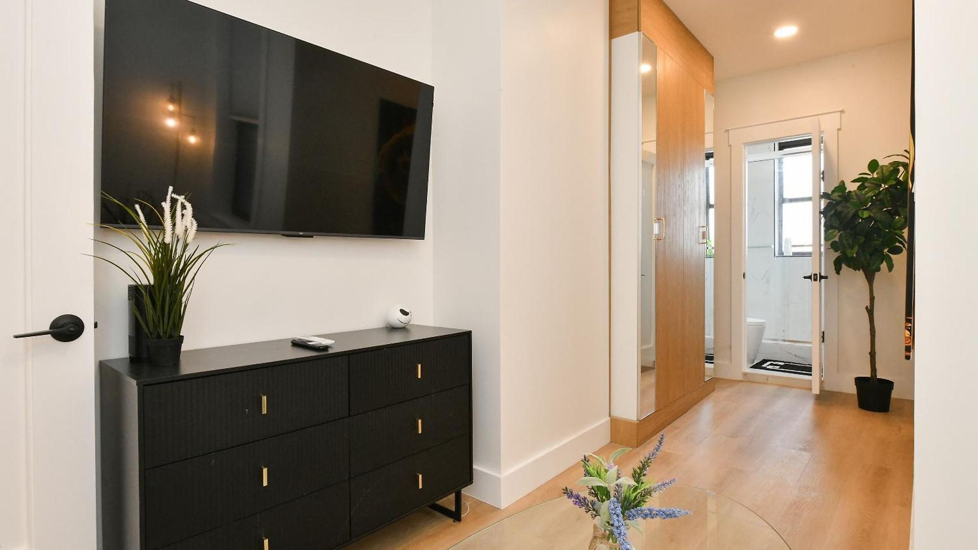 Chic 2br Stay-steps From Park New York