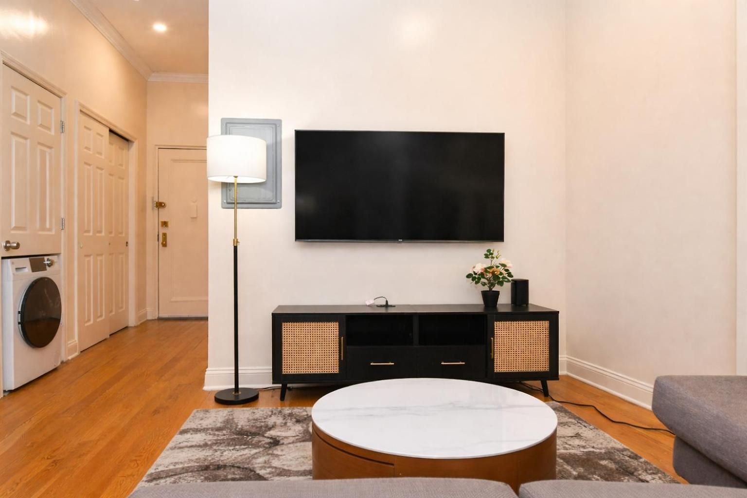 Stylish 2br Retreat North Of Park New York