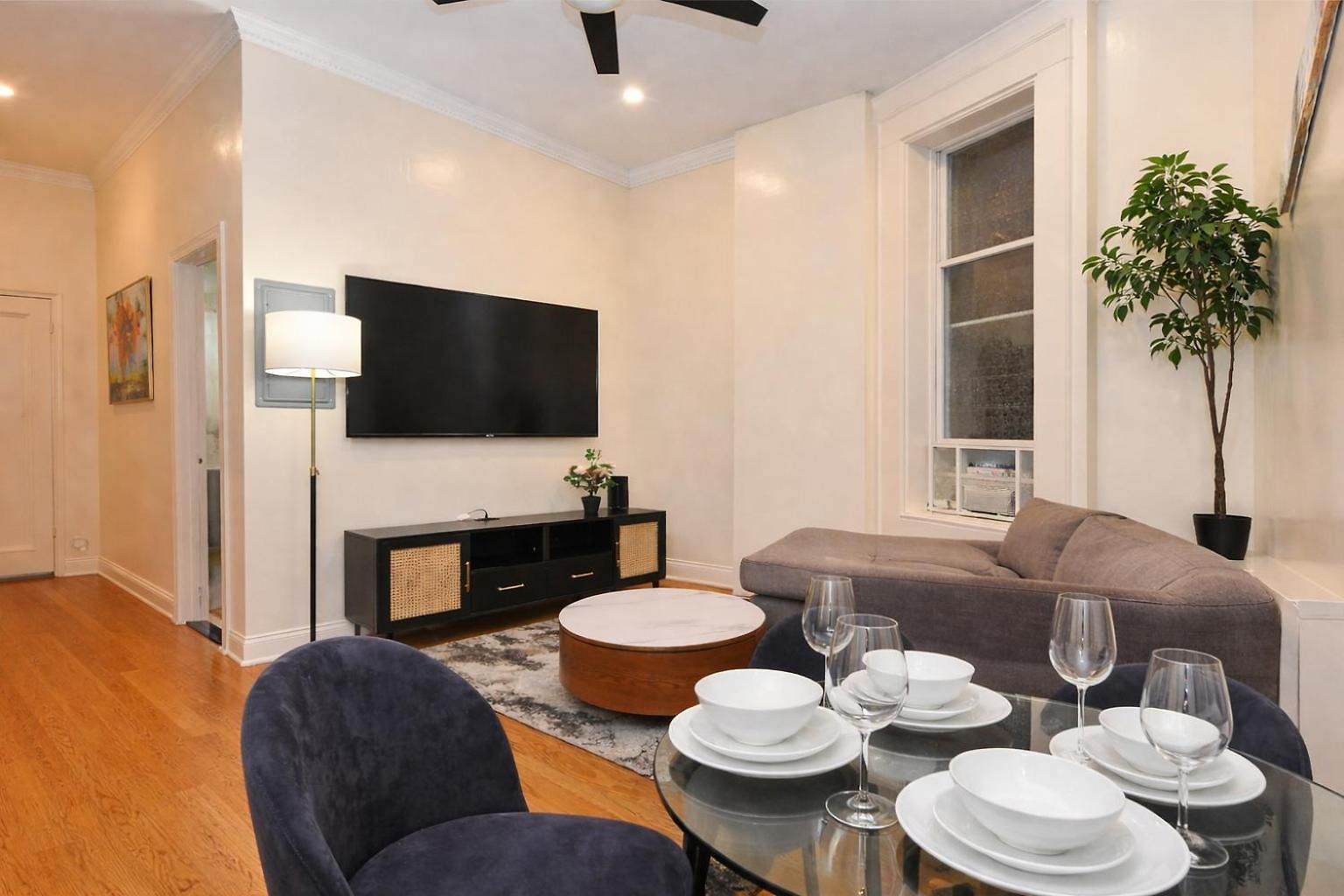 Stylish 2br Retreat North Of Park New York