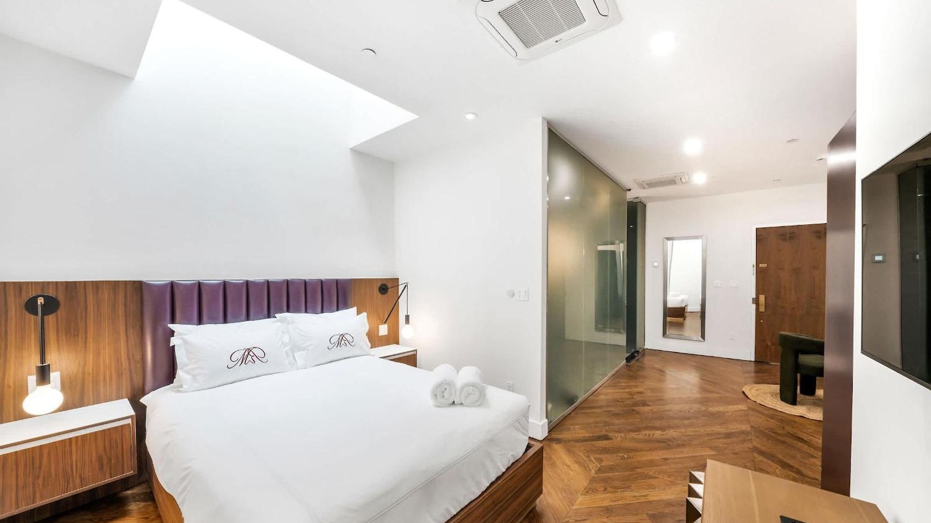 Holiday home The Landmark By Rove Travel - Townhome With Roof Deck