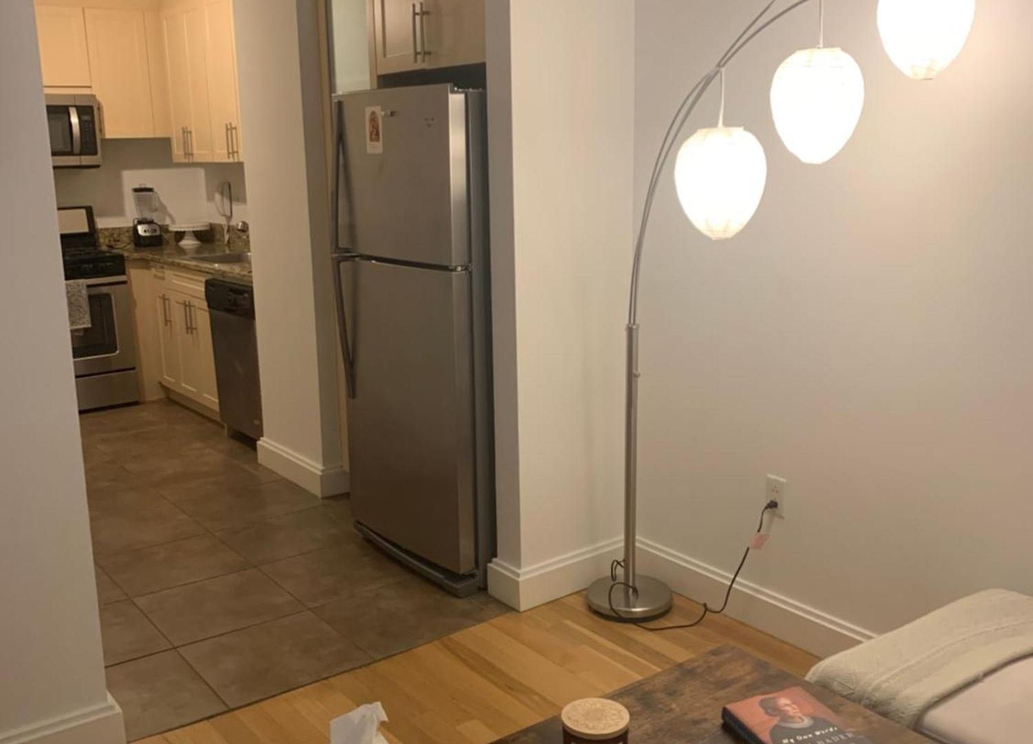 Street Large Private Bedroom ,high Speed Internet -female Only Homestay