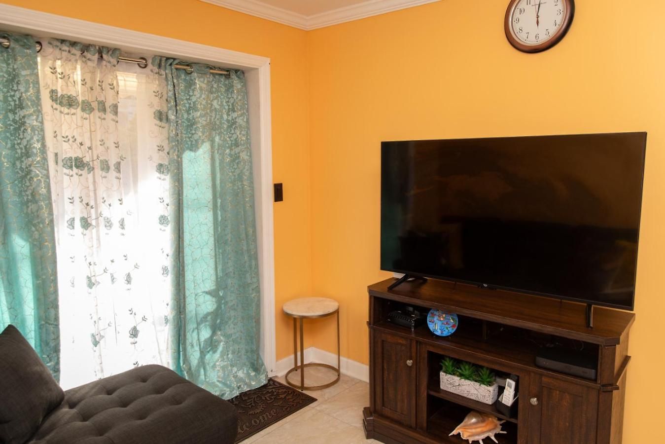 Timeless Elegance One Bedroom Holiday home *