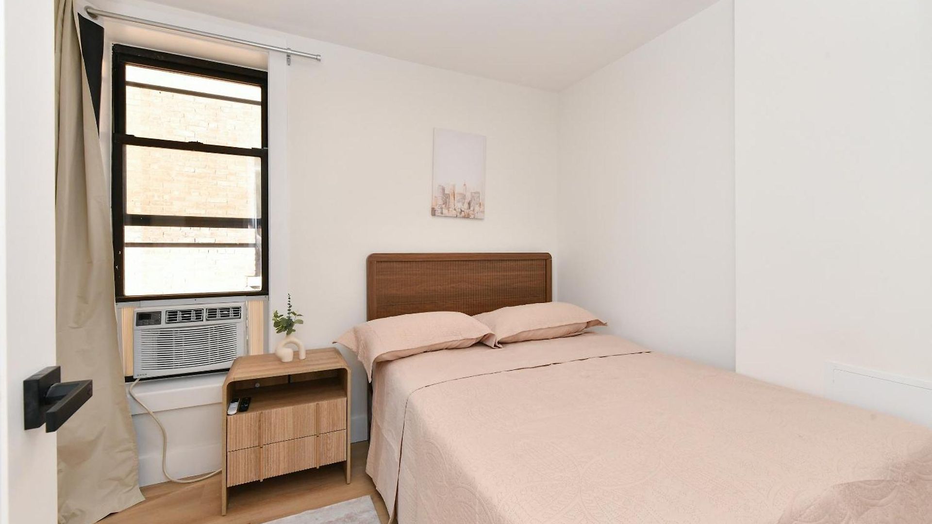 Aparthotel Chic 4br Stay-steps Away From Park 4*