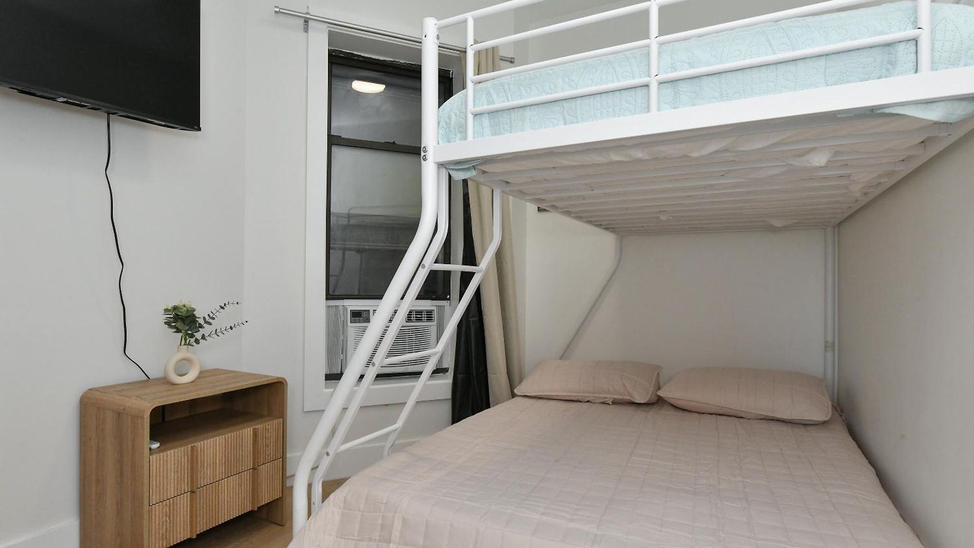 Chic 4br Stay-steps Away From Park 4*