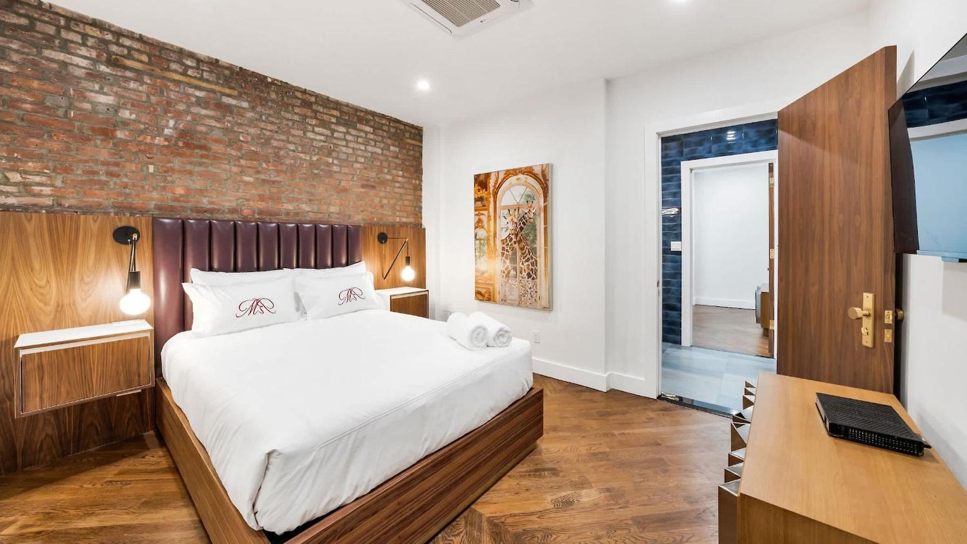 The Landmark By Rove Travel - Townhome With Roof Deck New York